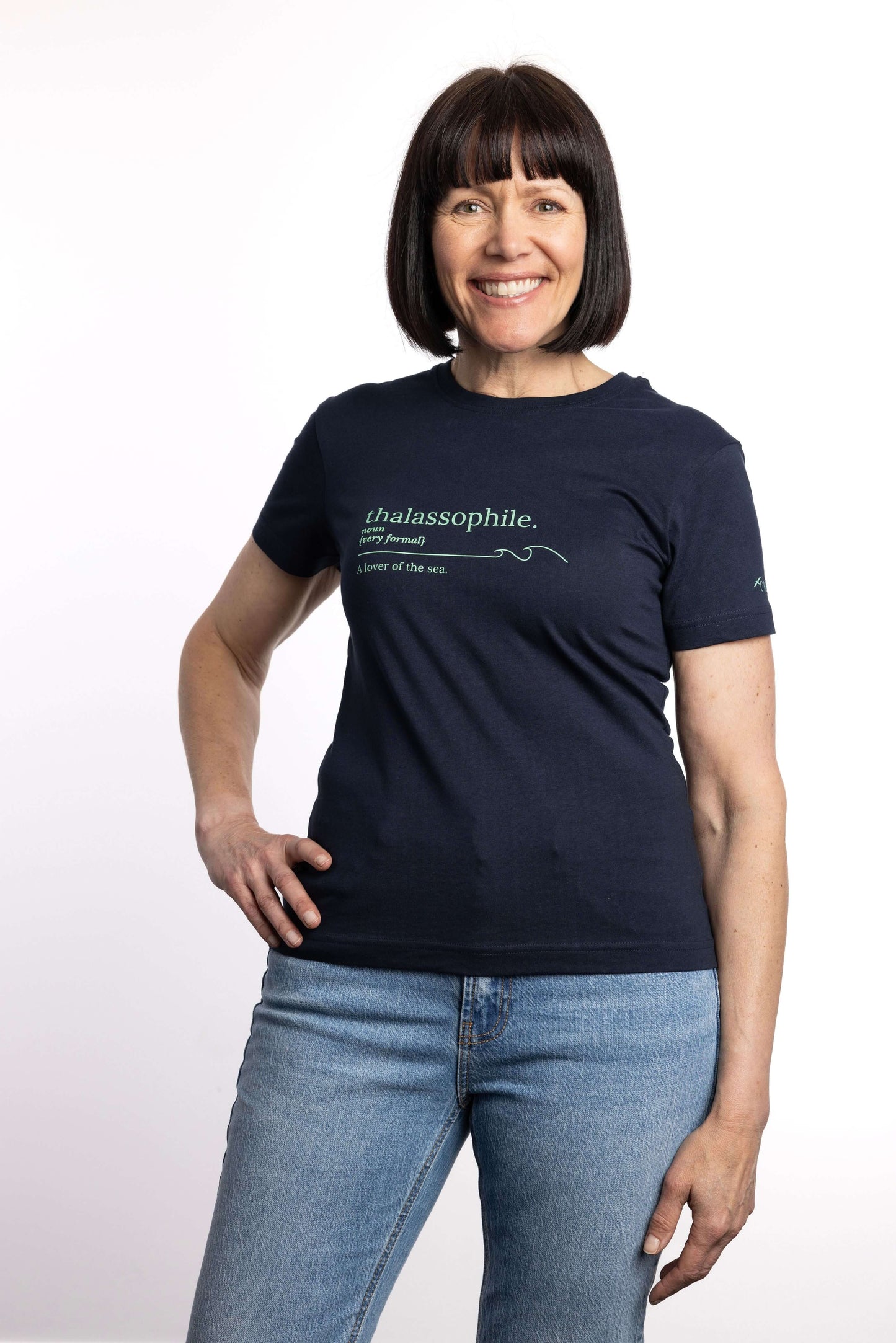 Soft organic t-shirt with minimal typographic design – Creek Lifestyle