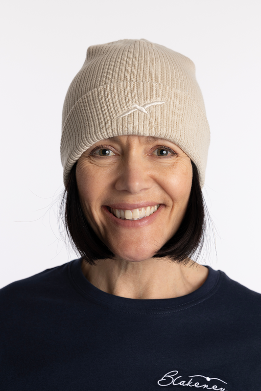 Coastal organic cotton beanie with Creek bird embroidery