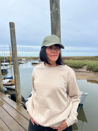 Signature Sailboat – Embroidered Organic Cotton Sweatshirt – Sand